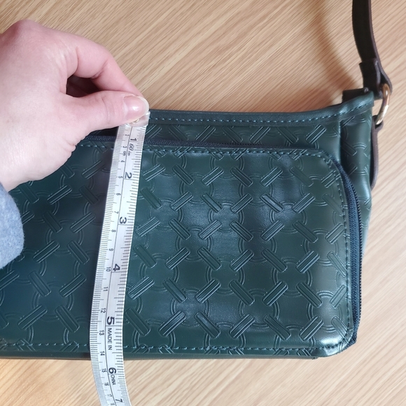 Villager A Liz Claiborne Company dark green shoulder bag like new - Picture 3 of 8